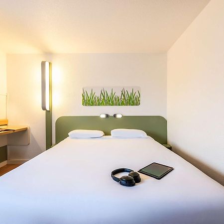 Ibis Budget Villefranche Limas 외부 사진