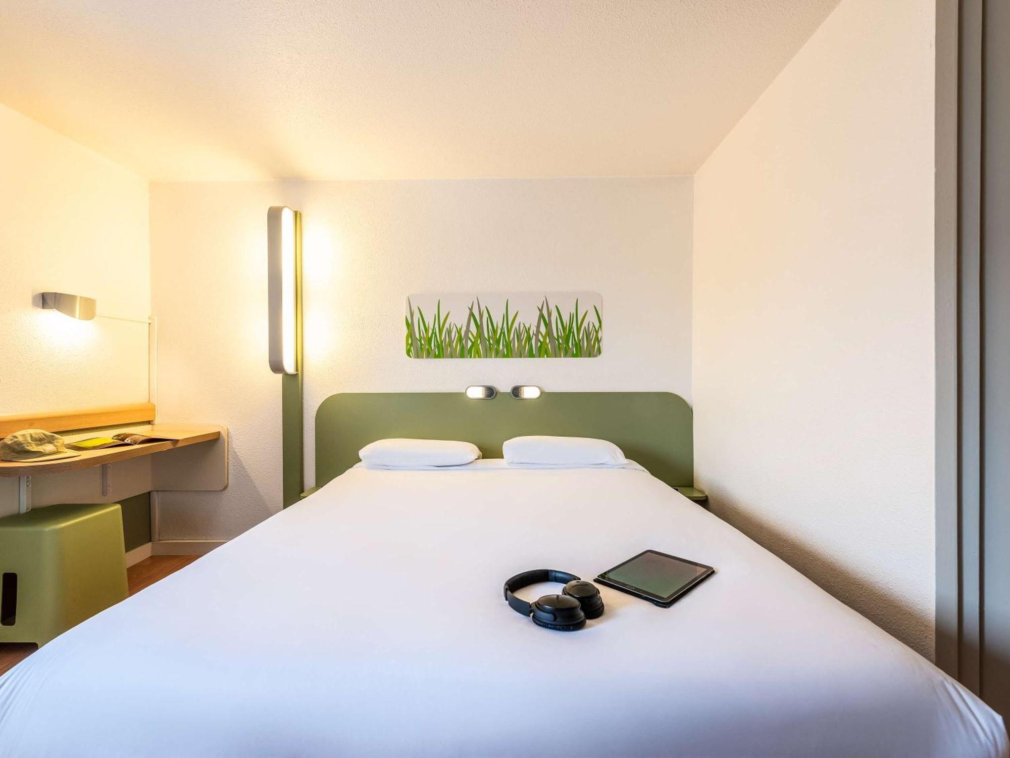 Ibis Budget Villefranche Limas 외부 사진