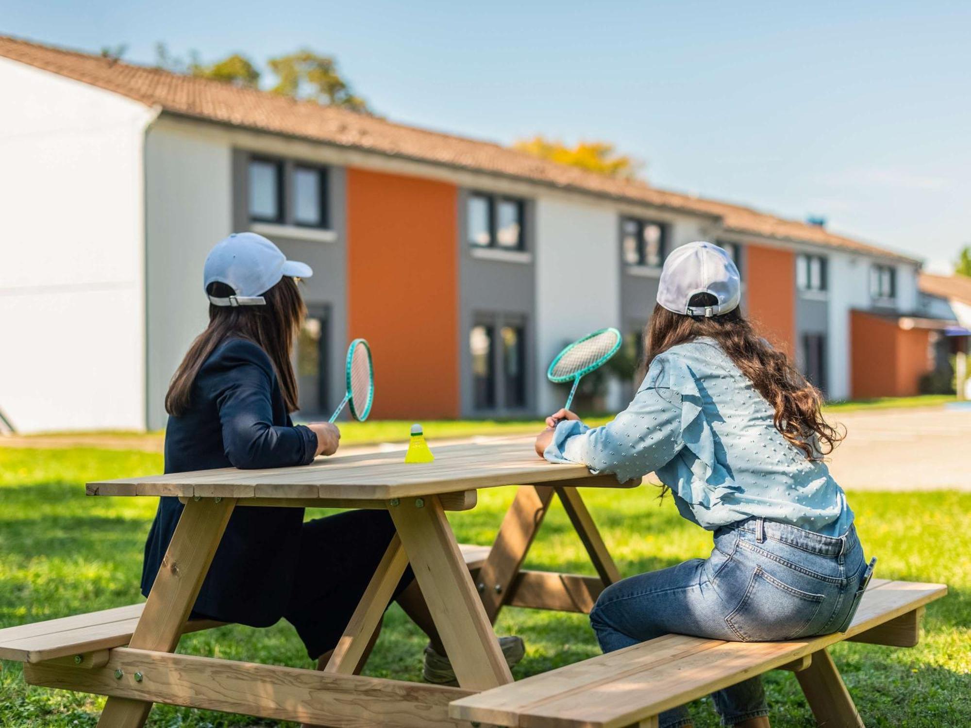 Ibis Budget Villefranche Limas 외부 사진