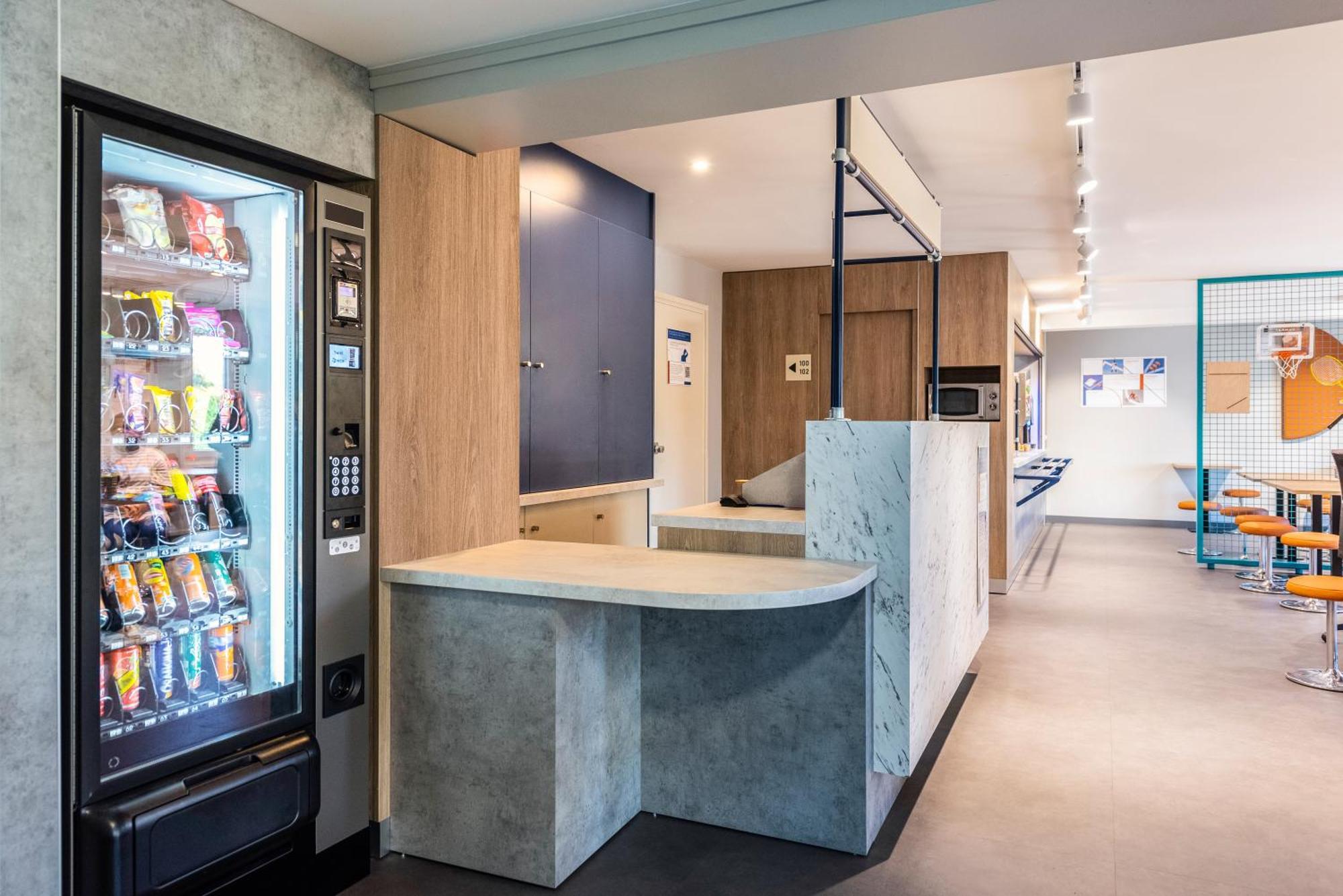 Ibis Budget Villefranche Limas 외부 사진