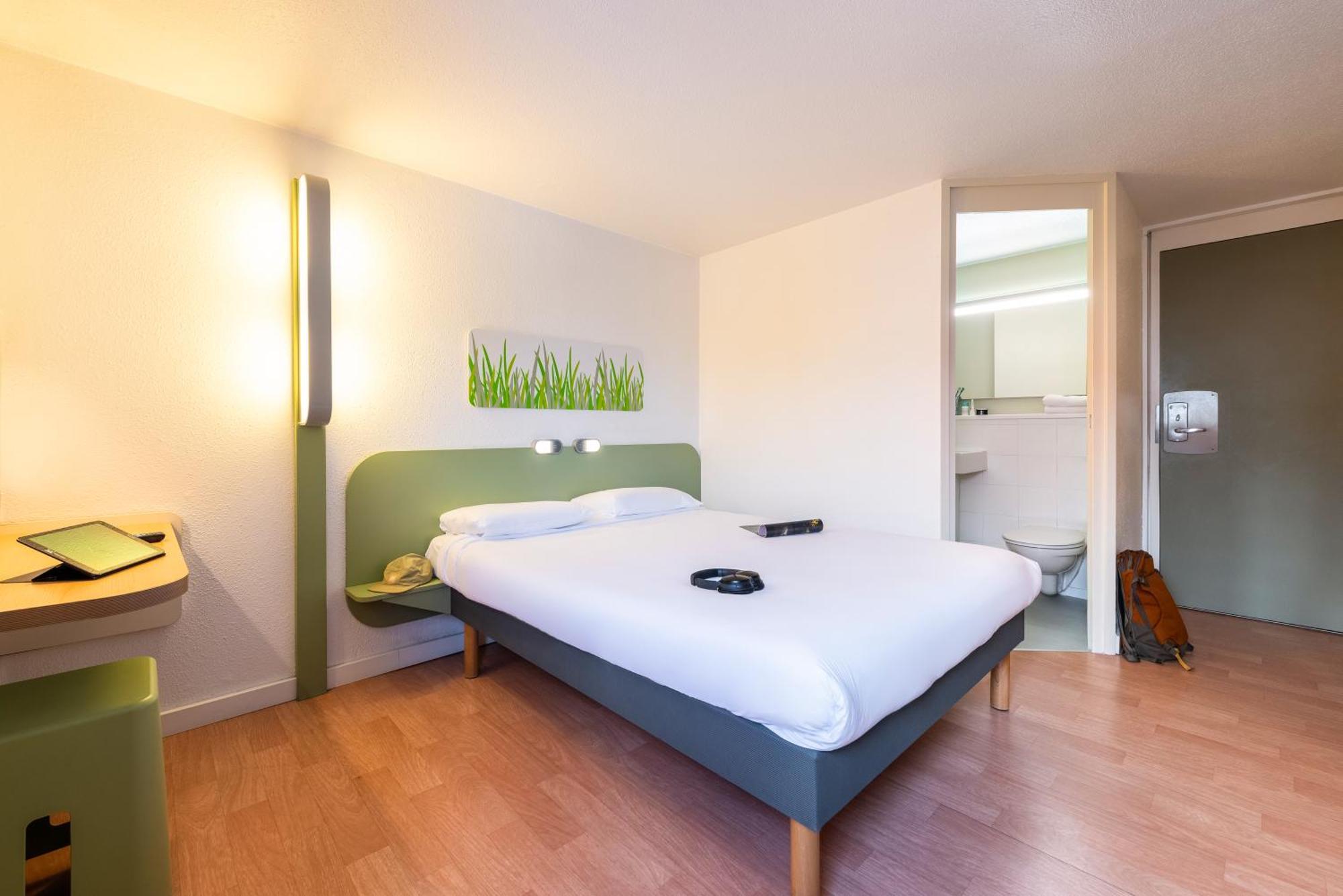 Ibis Budget Villefranche Limas 외부 사진