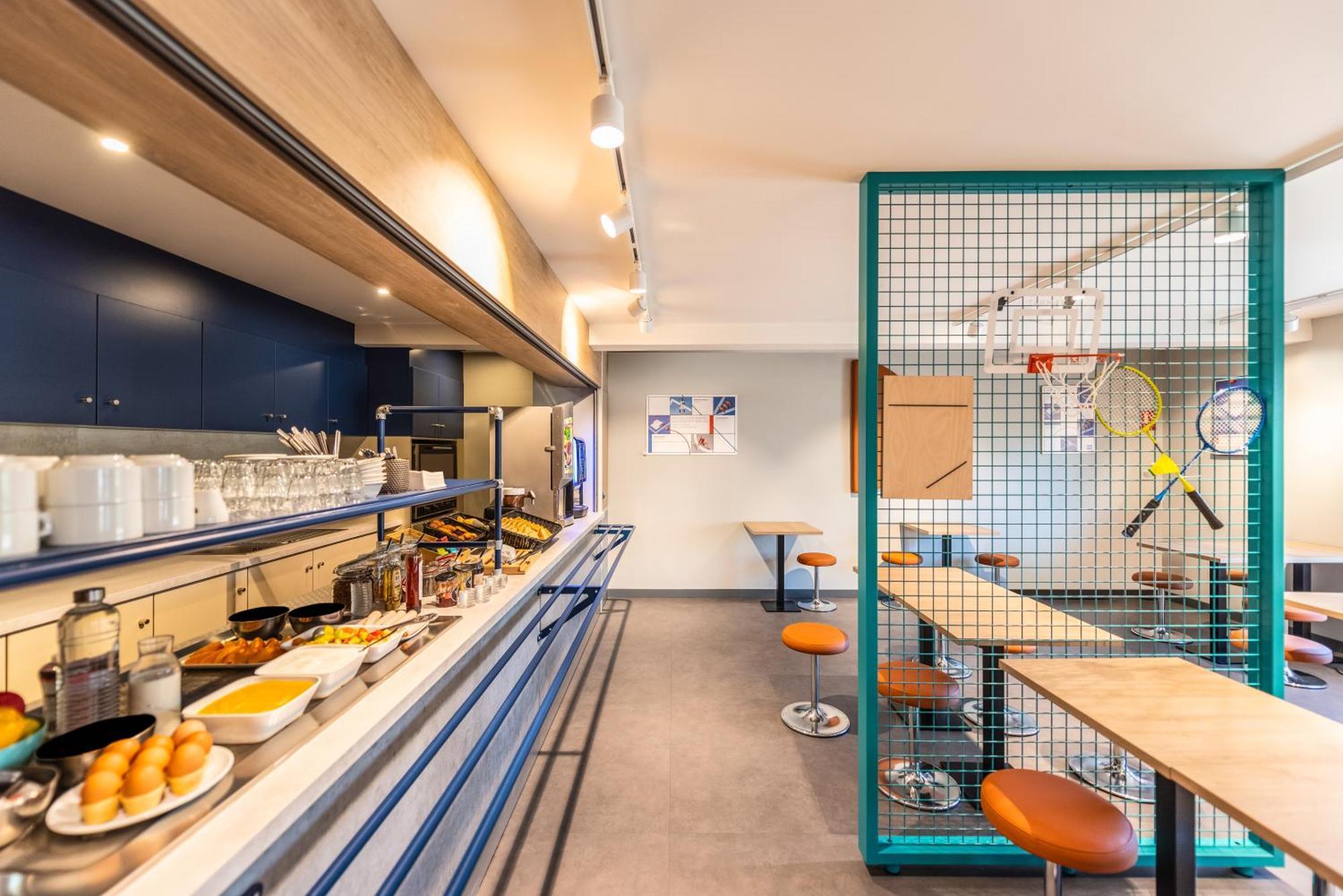 Ibis Budget Villefranche Limas 외부 사진