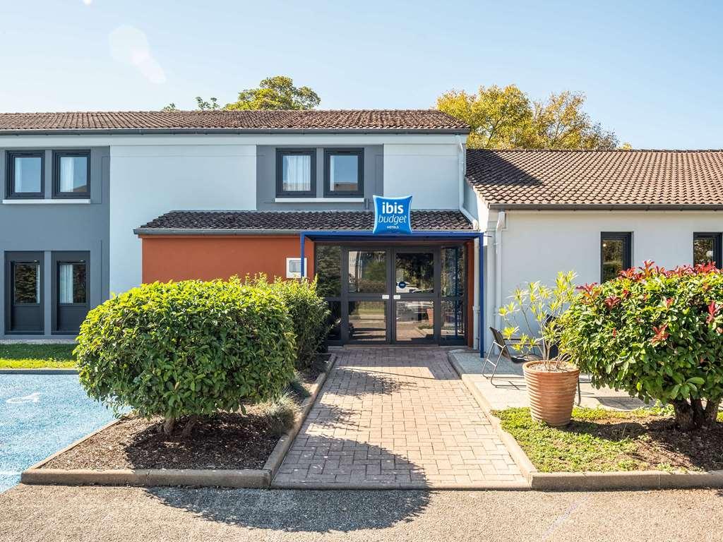 Ibis Budget Villefranche Limas 외부 사진